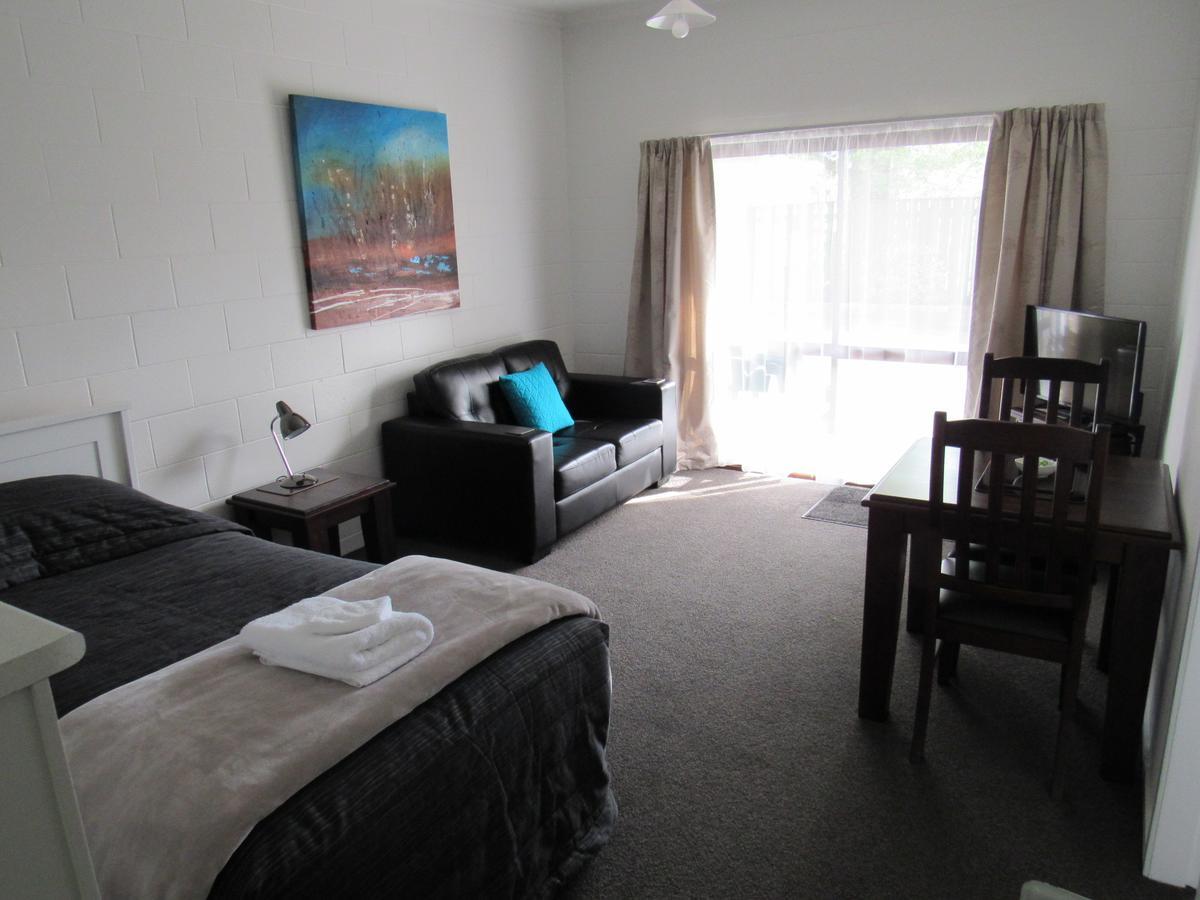 Matador Motel Carterton Екстер'єр фото