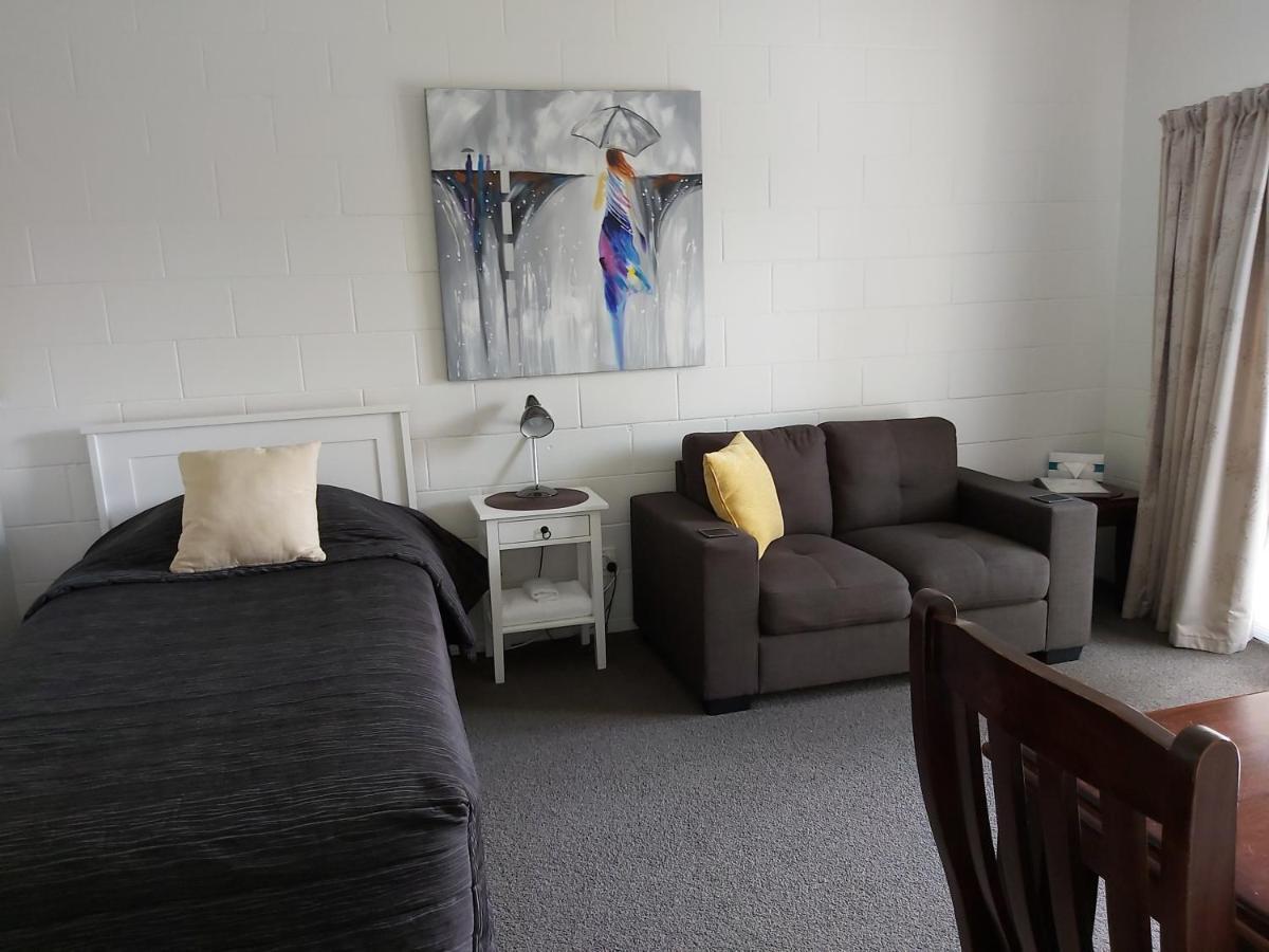 Matador Motel Carterton Екстер'єр фото
